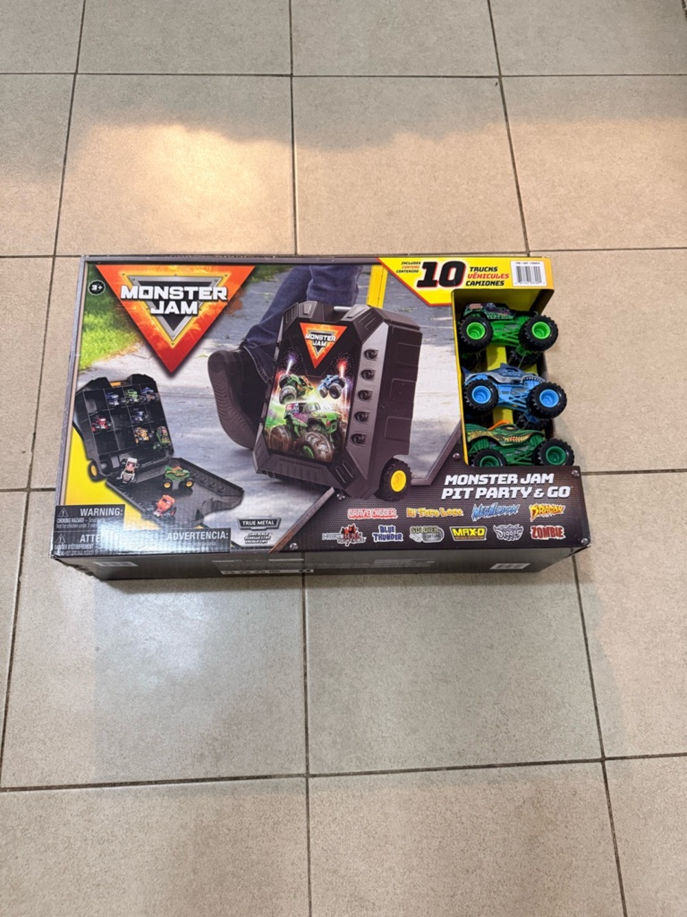 Pit Party & Go Playset with Green and Blue Trucks